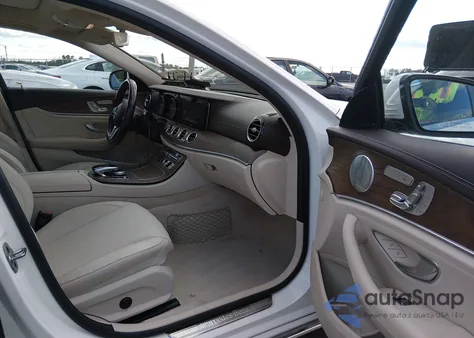 2019 Mercedes-Benz E 300 4Matic z USA, uszkodzony, nr VIN WDDZF4KB3KA632375